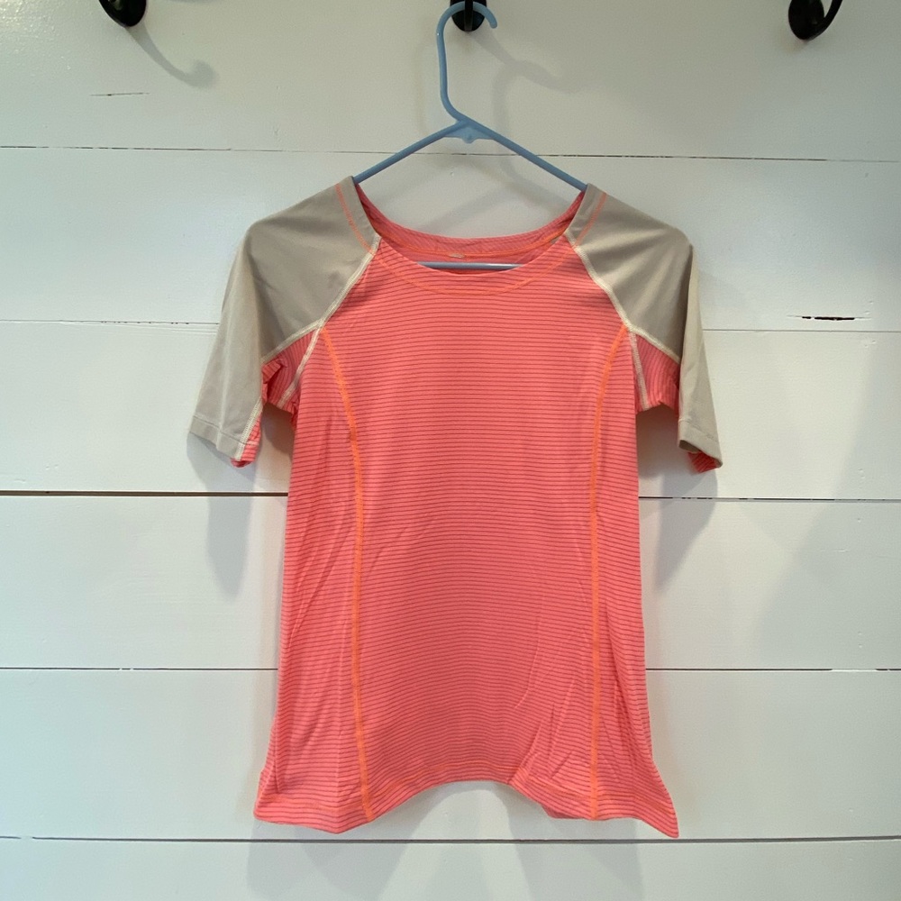 Lulu running top